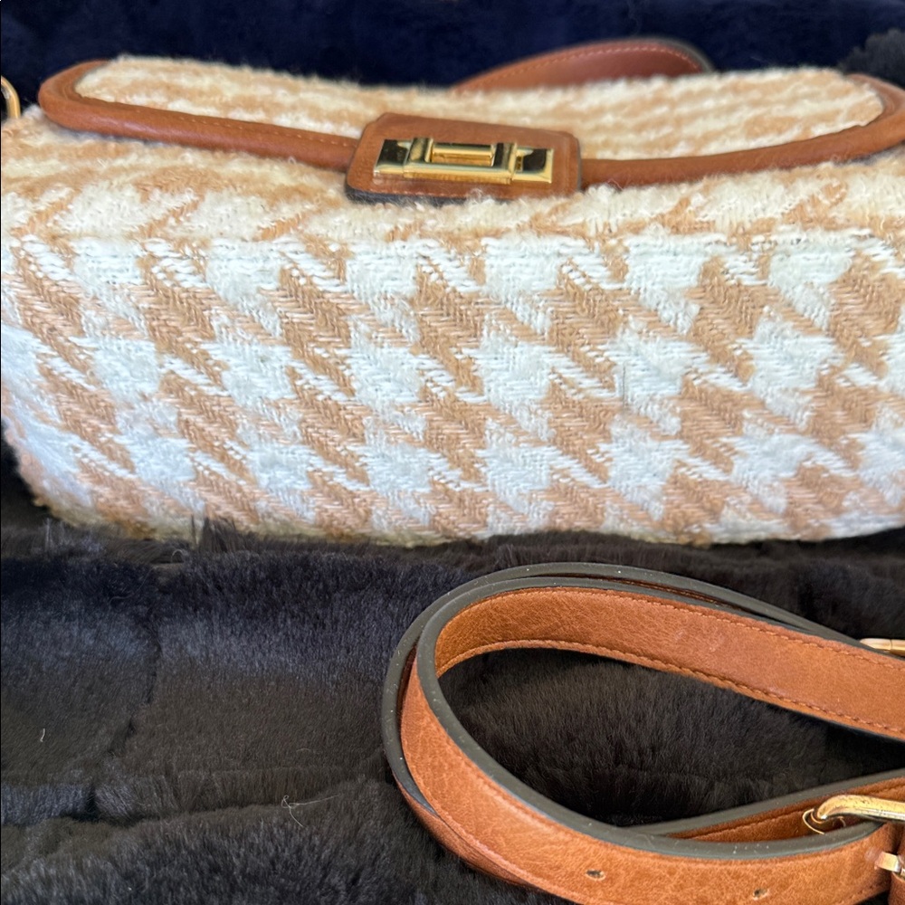 Jen &Co Elodie Vegan Houndstooth Crossbody - Picture 4 of 4
